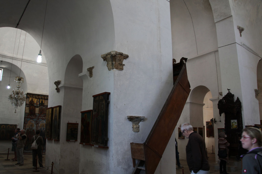 Barnabas-Kloster - In der Kirche