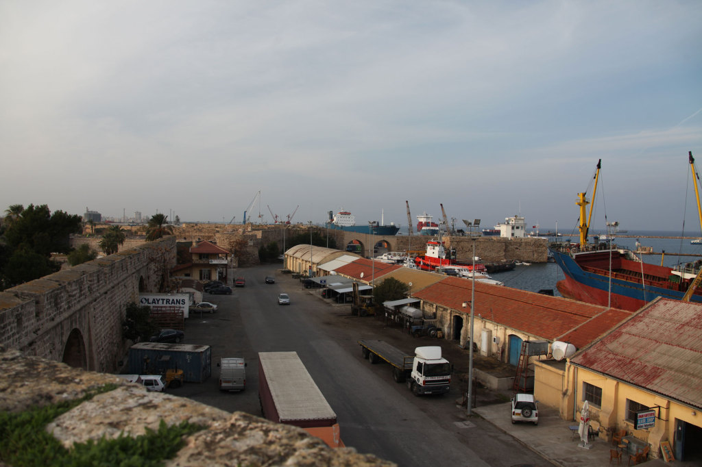 Famagusta - Blick von der Stadtmauer auf den Hafen