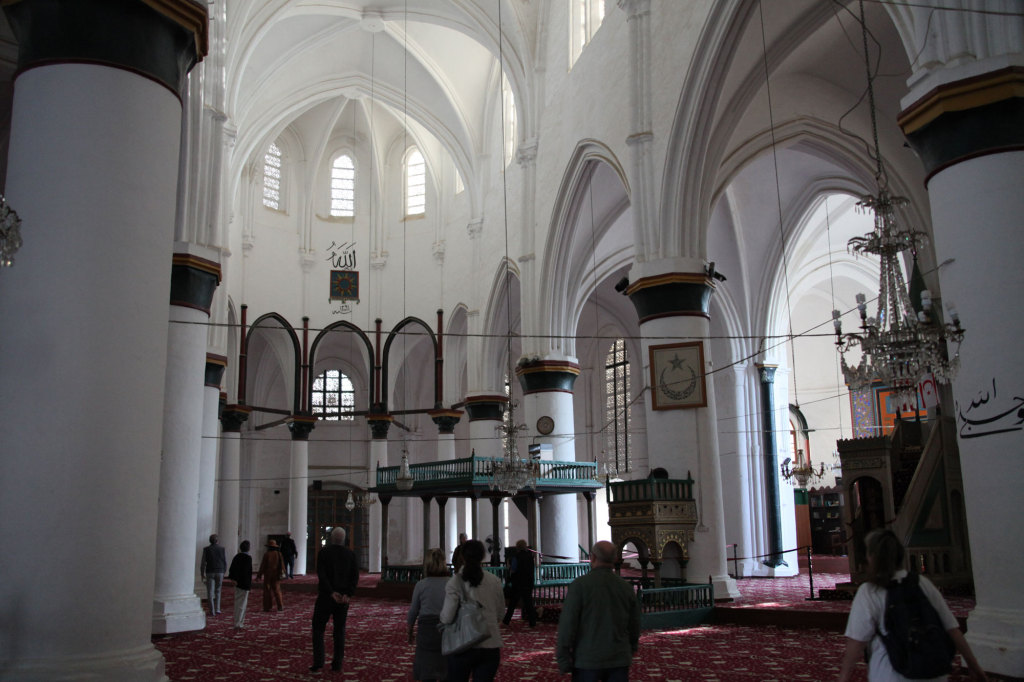 Die Selimiye-Moschee, erbaut im 13. Jahrhundert als Kathedrale Hagia Sophia, wurde 1571 von den Türken in eine Moschee umgewandelt