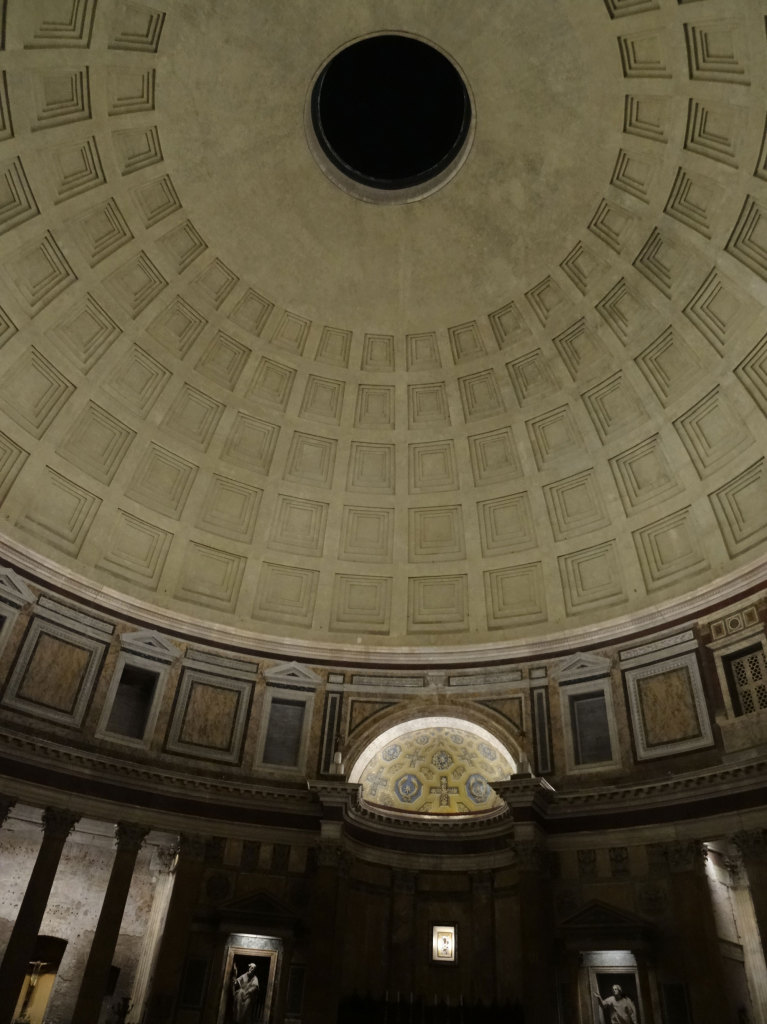 Pantheon - Innendurchmesser und Höhe der Kuppel: 43 Meter