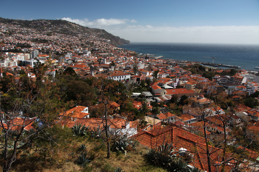 Blick von der Fortaleza do Pico auf das Zentrum von Funchal