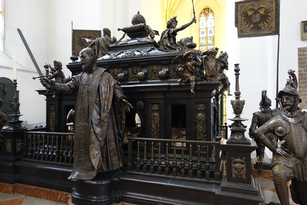 München - Frauenkirche - das Kaiserkenotaph