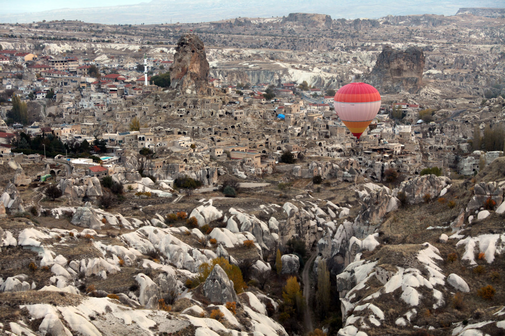 IMG_1698 Türkei Nov. 15 - Kappadokien - Ballonfahrt - Blick auf Uchisar