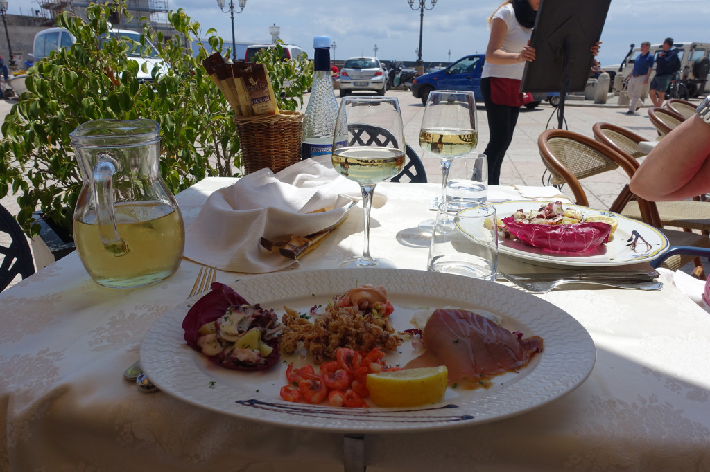 Lipari-Stadt - Im Restaurant "Il Pescatore" an der Marina Corta