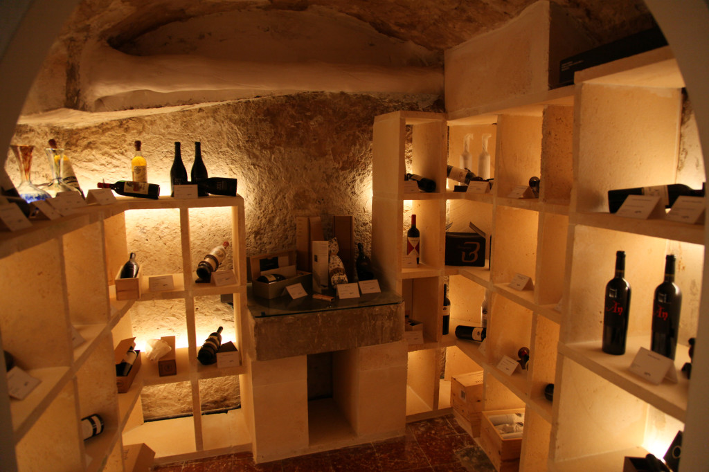 Im Geschäft "Mallorcària" - die Wein-Schatzkiste im Keller