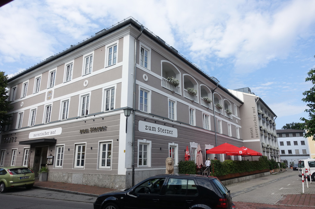 Hotel "Bayerischer Hof" mit seinem Restaurant "zum Sterzer"